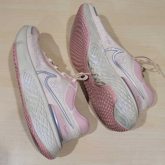 Nike ZoomX Invincible Run Flyknit Running Sneakers - Sz 10.5 US WMNS - Picture 4 of 10